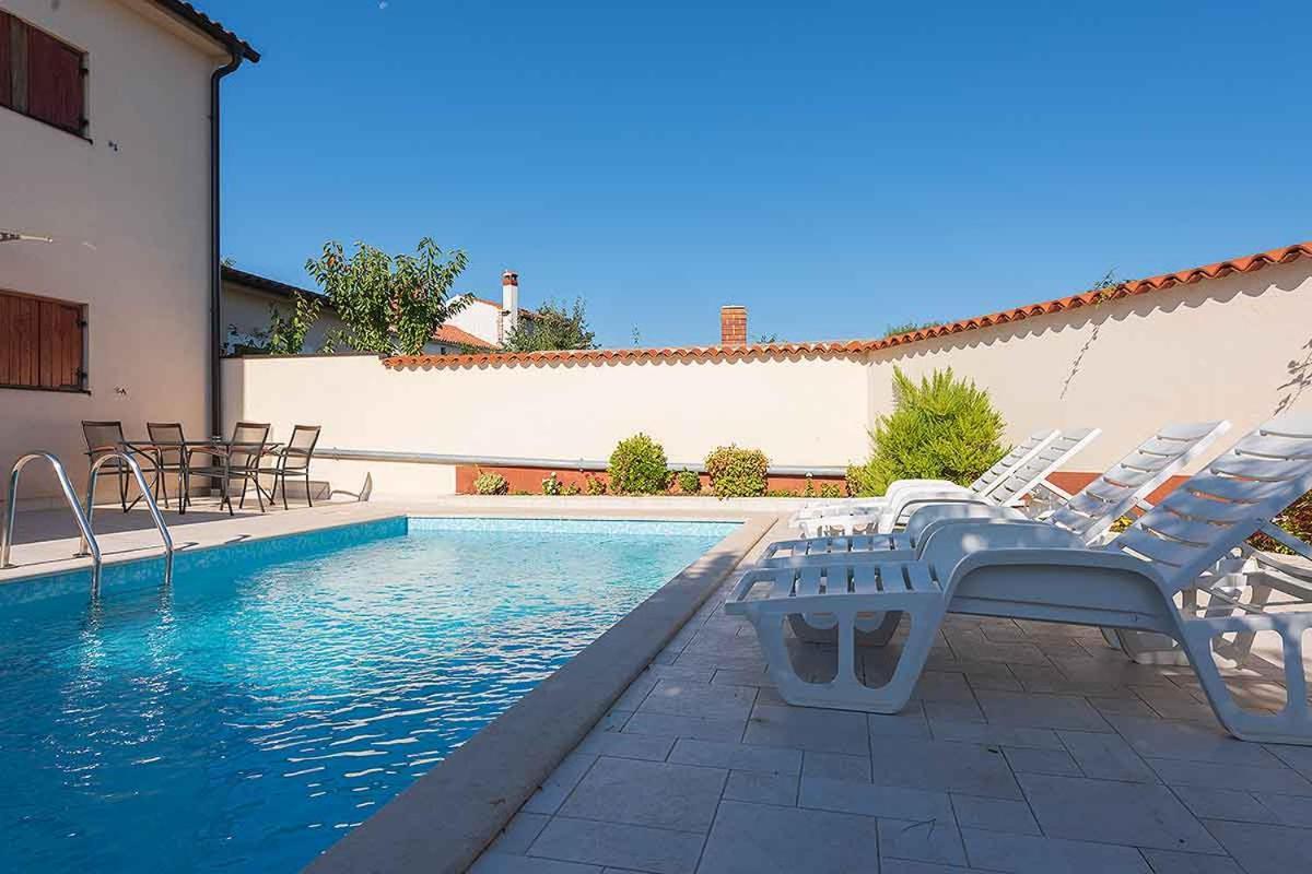House Melly With Swimming Pool Villa Rovinjsko Selo Dış mekan fotoğraf