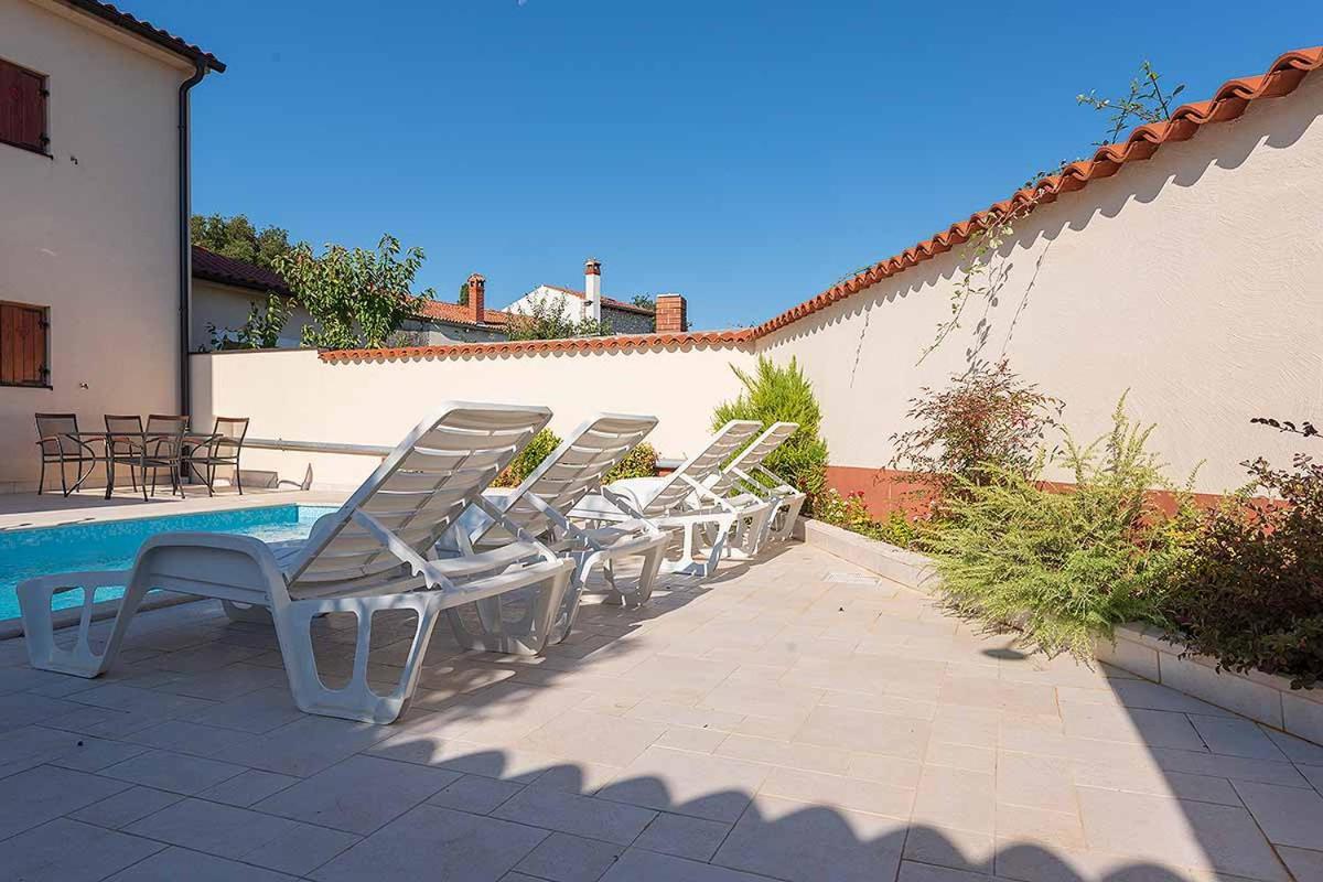 House Melly With Swimming Pool Villa Rovinjsko Selo Dış mekan fotoğraf