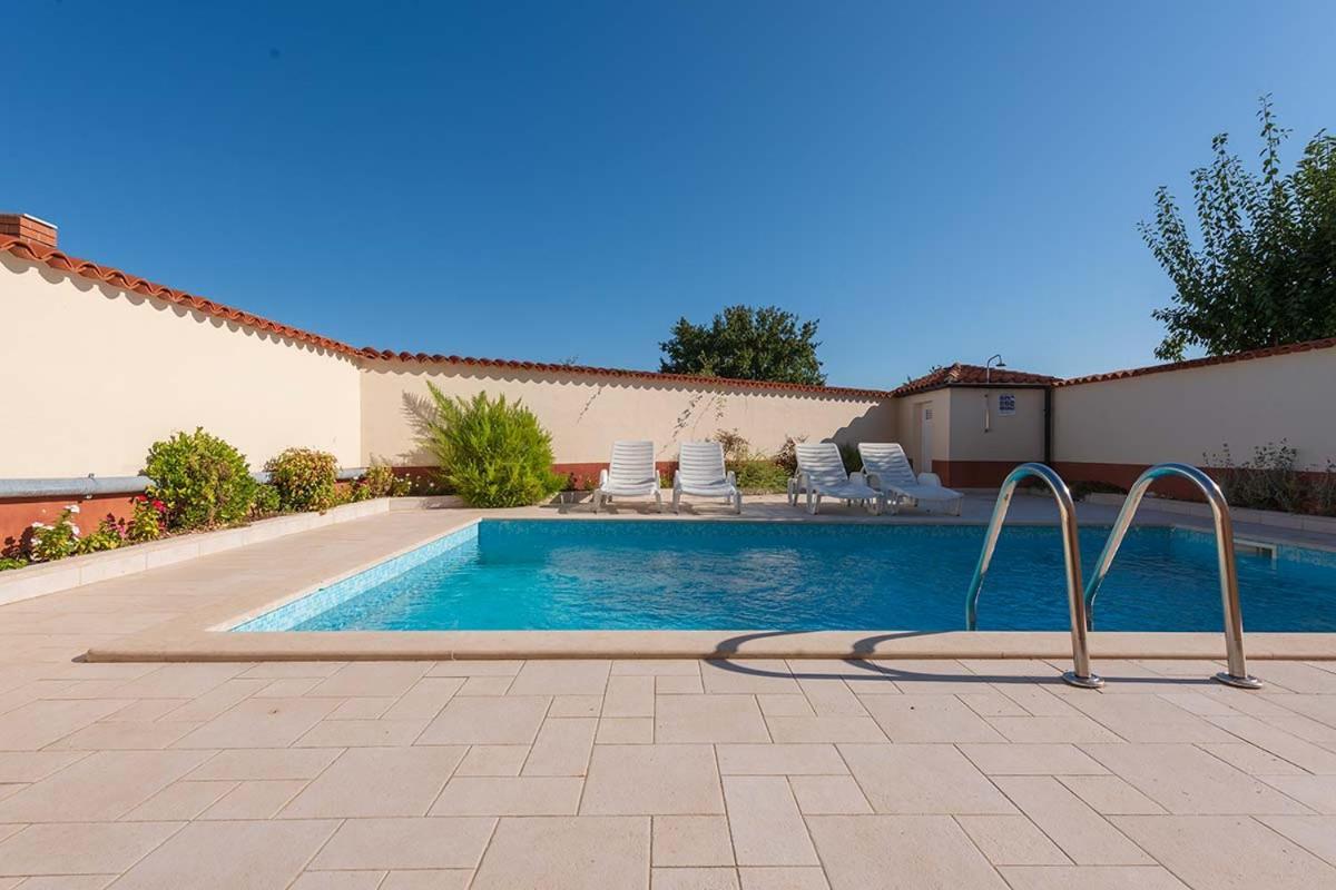 House Melly With Swimming Pool Villa Rovinjsko Selo Dış mekan fotoğraf