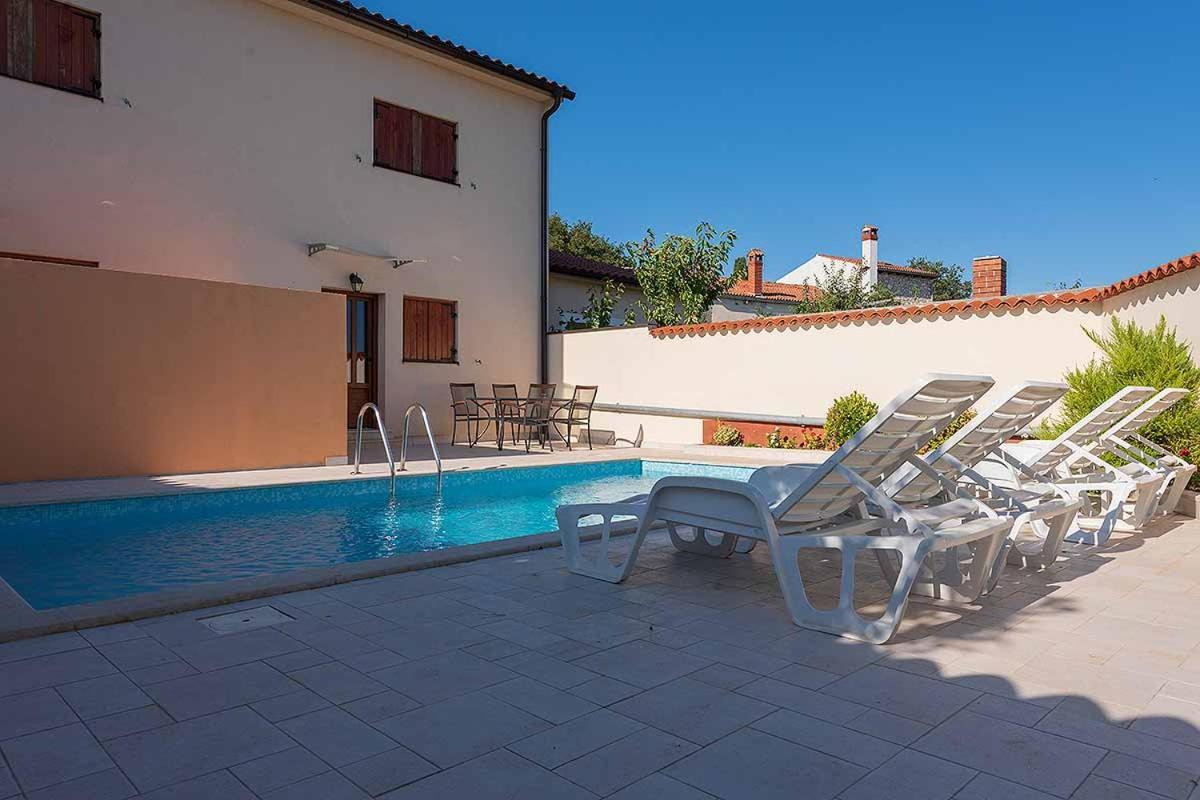 House Melly With Swimming Pool Villa Rovinjsko Selo Dış mekan fotoğraf
