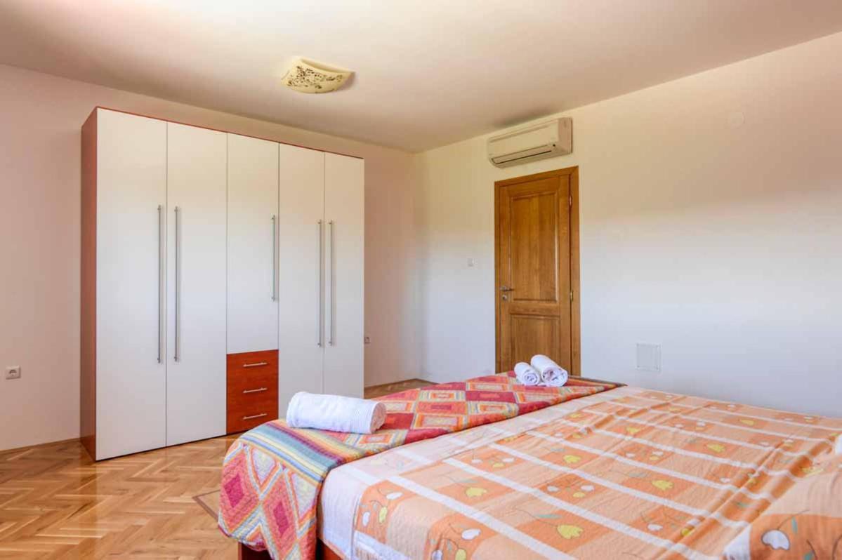 House Melly With Swimming Pool Villa Rovinjsko Selo Dış mekan fotoğraf