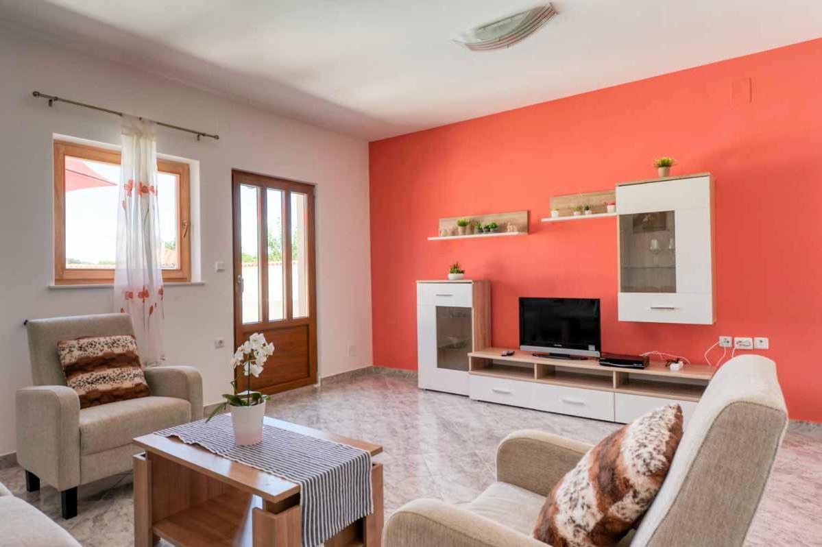 House Melly With Swimming Pool Villa Rovinjsko Selo Dış mekan fotoğraf