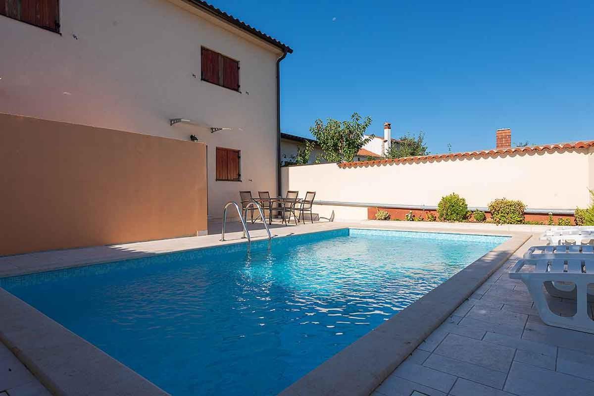 House Melly With Swimming Pool Villa Rovinjsko Selo Dış mekan fotoğraf
